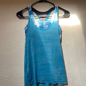 Lululemon Women Workout Tank with Sports Bra attached.